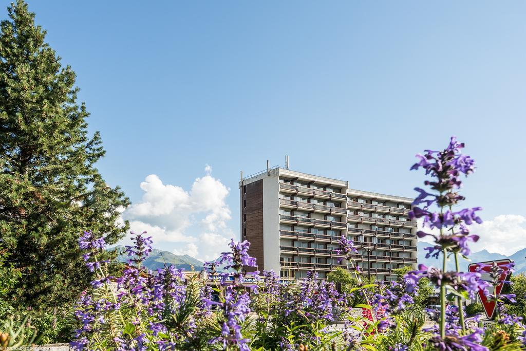 Residence Pierre & Vacances Les Ecrins Courchevel Exterior foto
